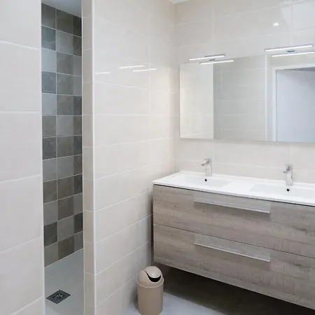 Grande Maison Avec Piscine, Proche Ocean, Les Sables, 6 Personnes * Les Sables-dʼOlonne