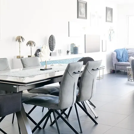 Grande Maison Avec Piscine, Proche Ocean, Les Sables, 6 Personnes *