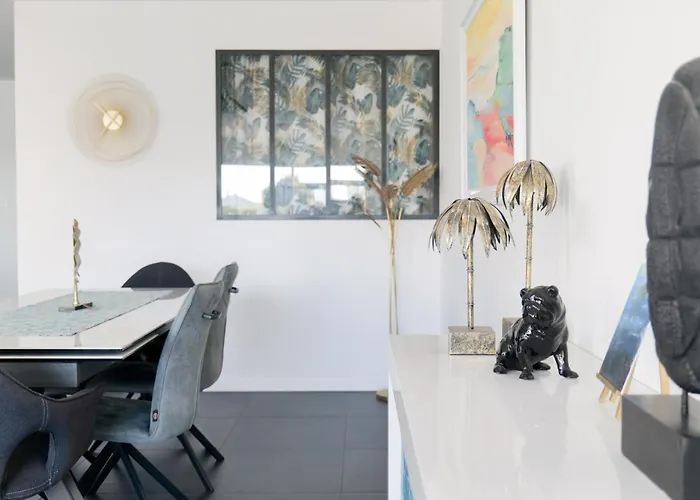 Holiday home Grande Maison Avec Piscine, Proche Ocean, Les Sables, 6 Personnes *