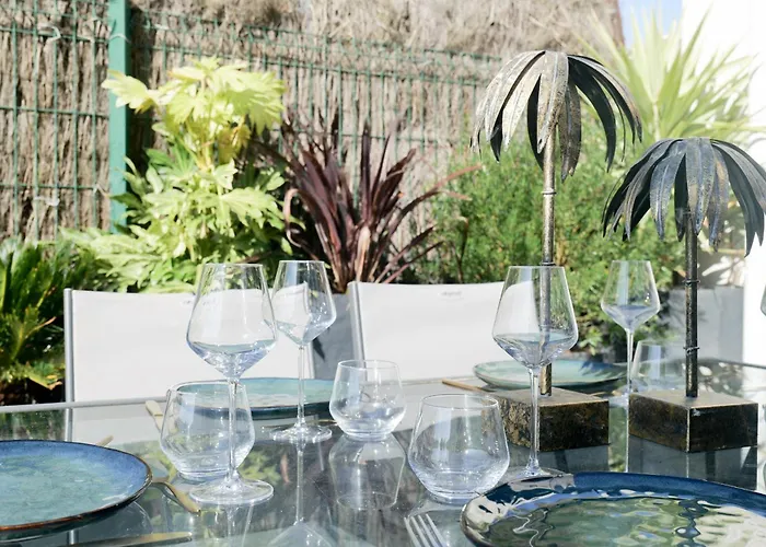 Holiday home Grande Maison Avec Piscine, Proche Ocean, Les Sables, 6 Personnes *