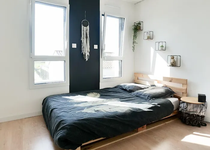 Grande Maison Avec Piscine, Proche Ocean, Les Sables, 6 Personnes Holiday home *